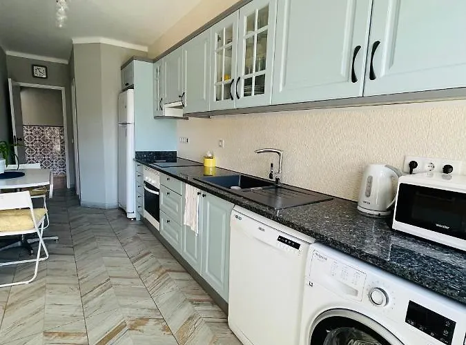 Bright, Modern & In Lagos, Algarve