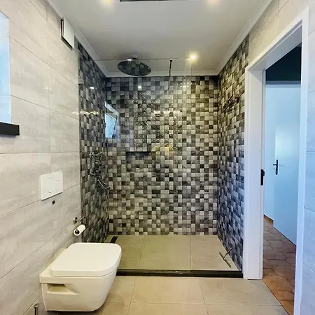 Bright, Modern & In Lagos, Algarve Apartment