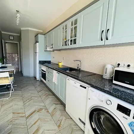 Bright, Modern & In Lagos, Algarve