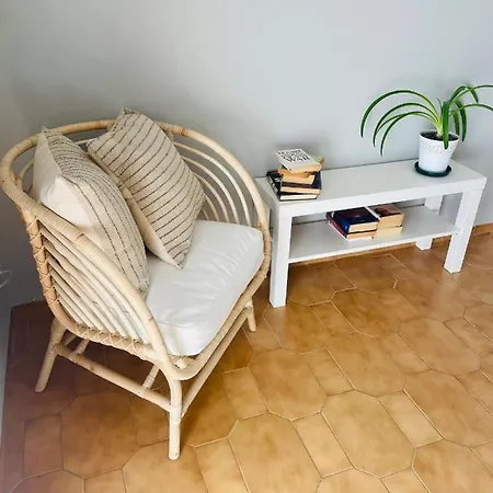 Bright, Modern & In Lagos, Algarve Apartment